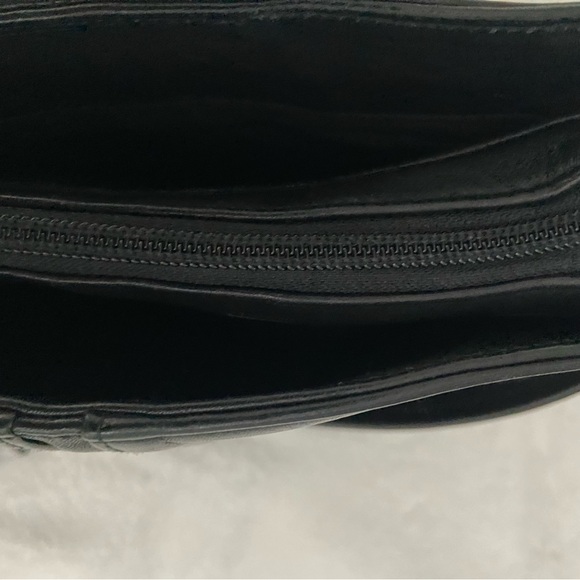 Tiganello Soft Leather Shoulder Bag. - Picture 4 of 5